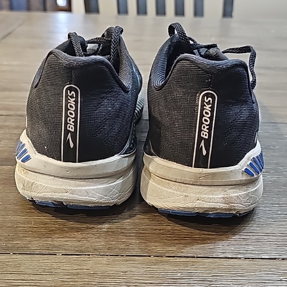 Brooks Launch GTS 8 Men's 9 (women's 10.5) black and blue - Picture 2 of 4